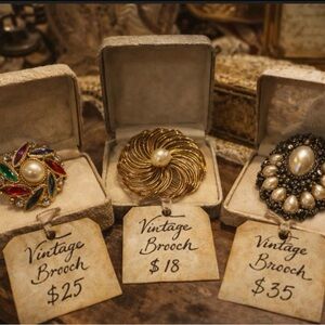 Elegant Vintage Brooch Set with Pearls